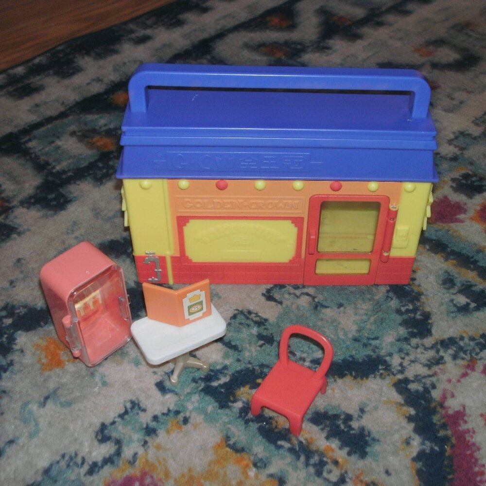 Bluey Takeaway Playset Golden Crown Chinese Restaurant + Cooler Chair Table Menu